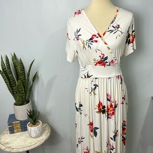 NWT Weaczzy floral dress size large
